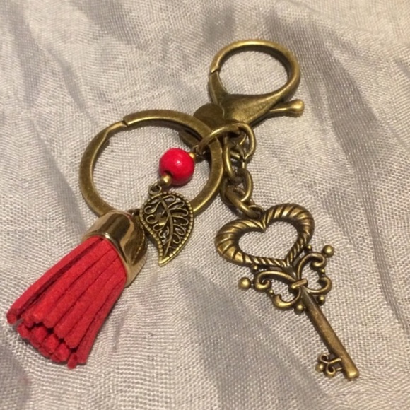🍒 HEART KEY KEYCHAIN LOVE TASSEL LEAF BRONZE RED KEYS ACCESSORIES CLASP BEAD - Picture 6 of 7